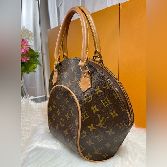 ❌SOLD❌  🌸ELLIPSE PM HANDBAG MONOGRAM - Picture 5 of 16